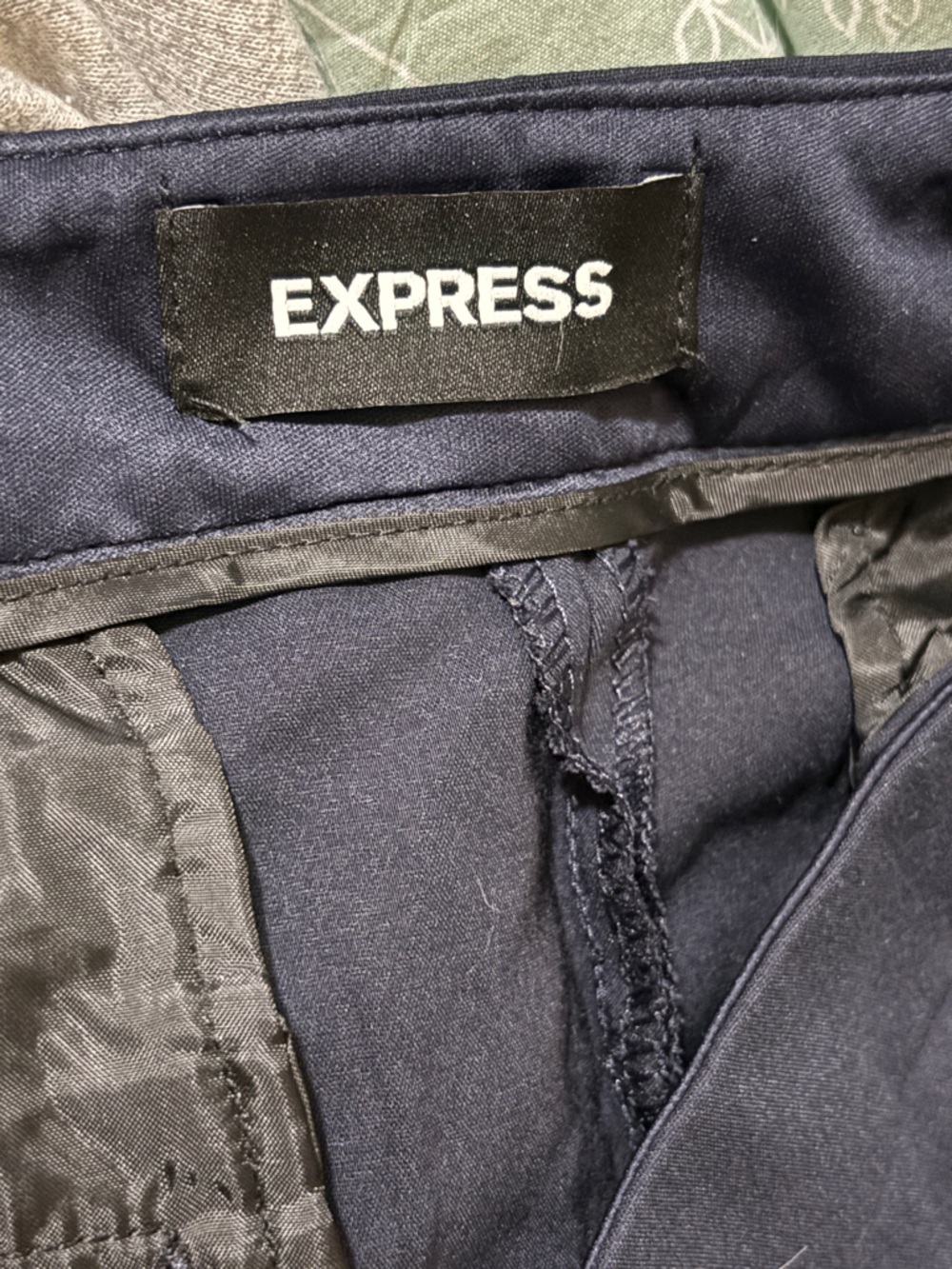 Express NWT Women’s Navy Button-Accent Dress Pants - Picture 4 of 6